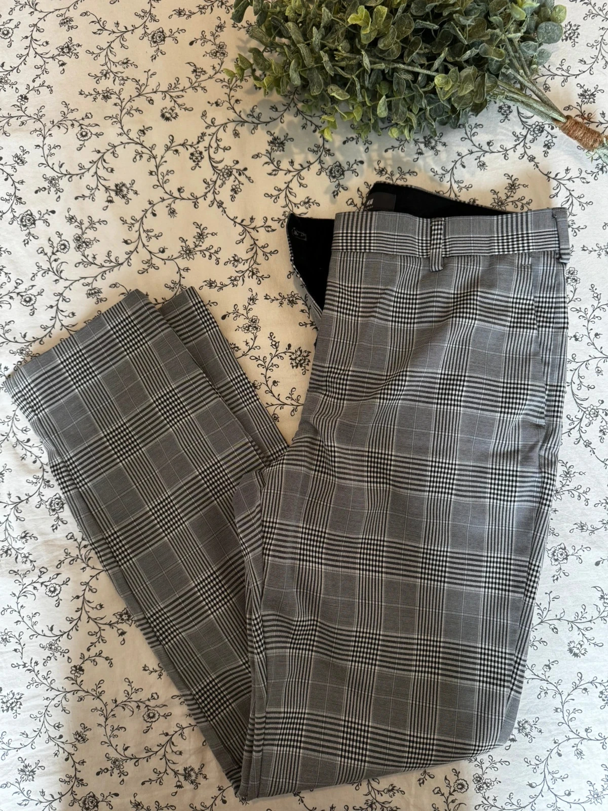 Pantalon homme H&M – Taille 32 – Gris à carreaux – Très bon état 🤍